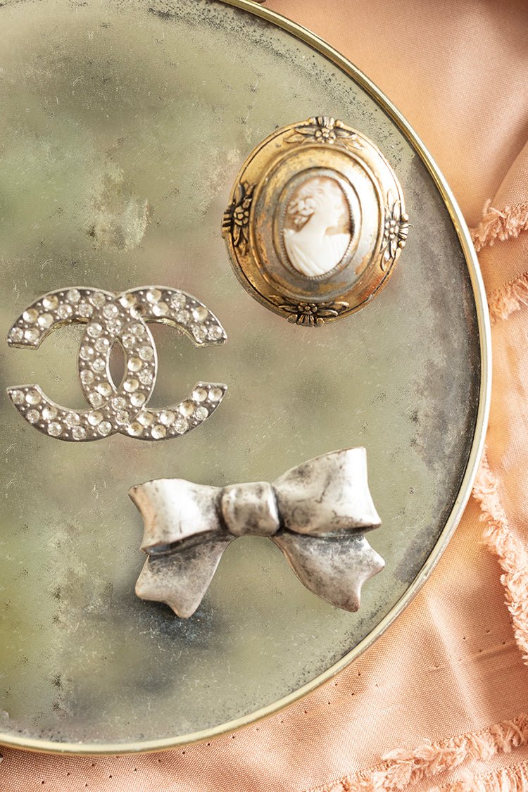 Vintage Silver Bow Brooch - Flea Style